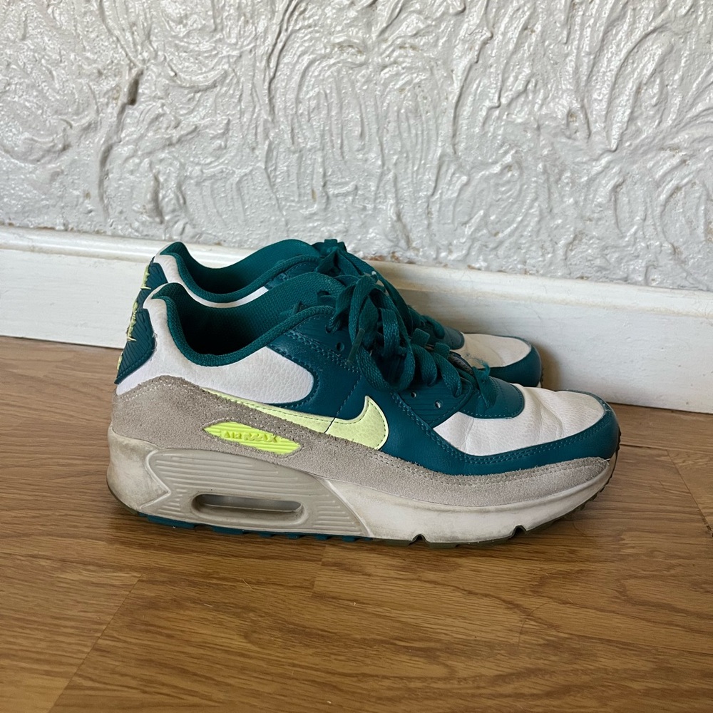 Nike Air Max Teal and White Athletic Shoes